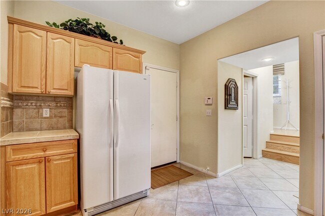 Building Photo - 251 Queens Ct