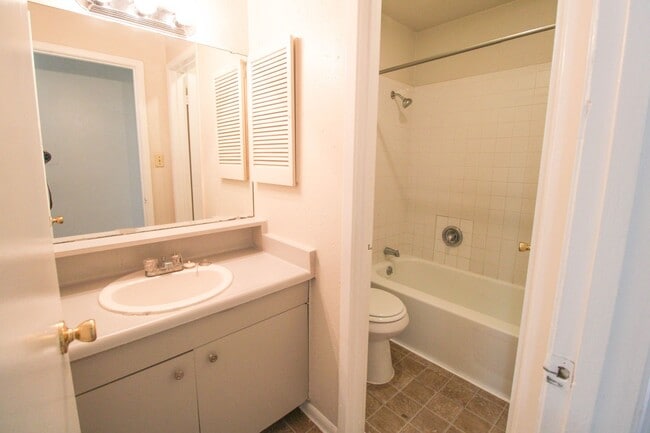 Building Photo - 10906 Lands Run St