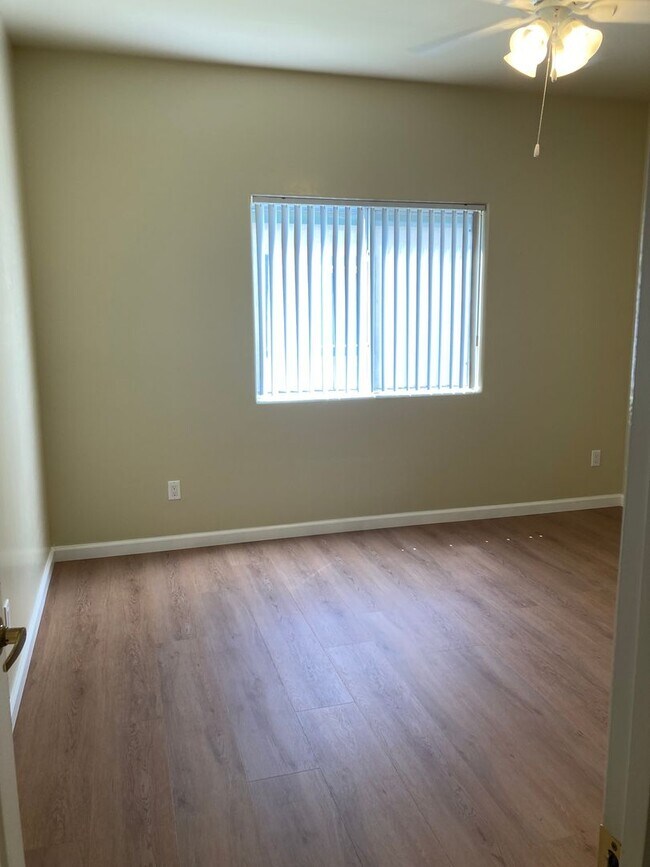 Building Photo - 12906 Merlot Dr