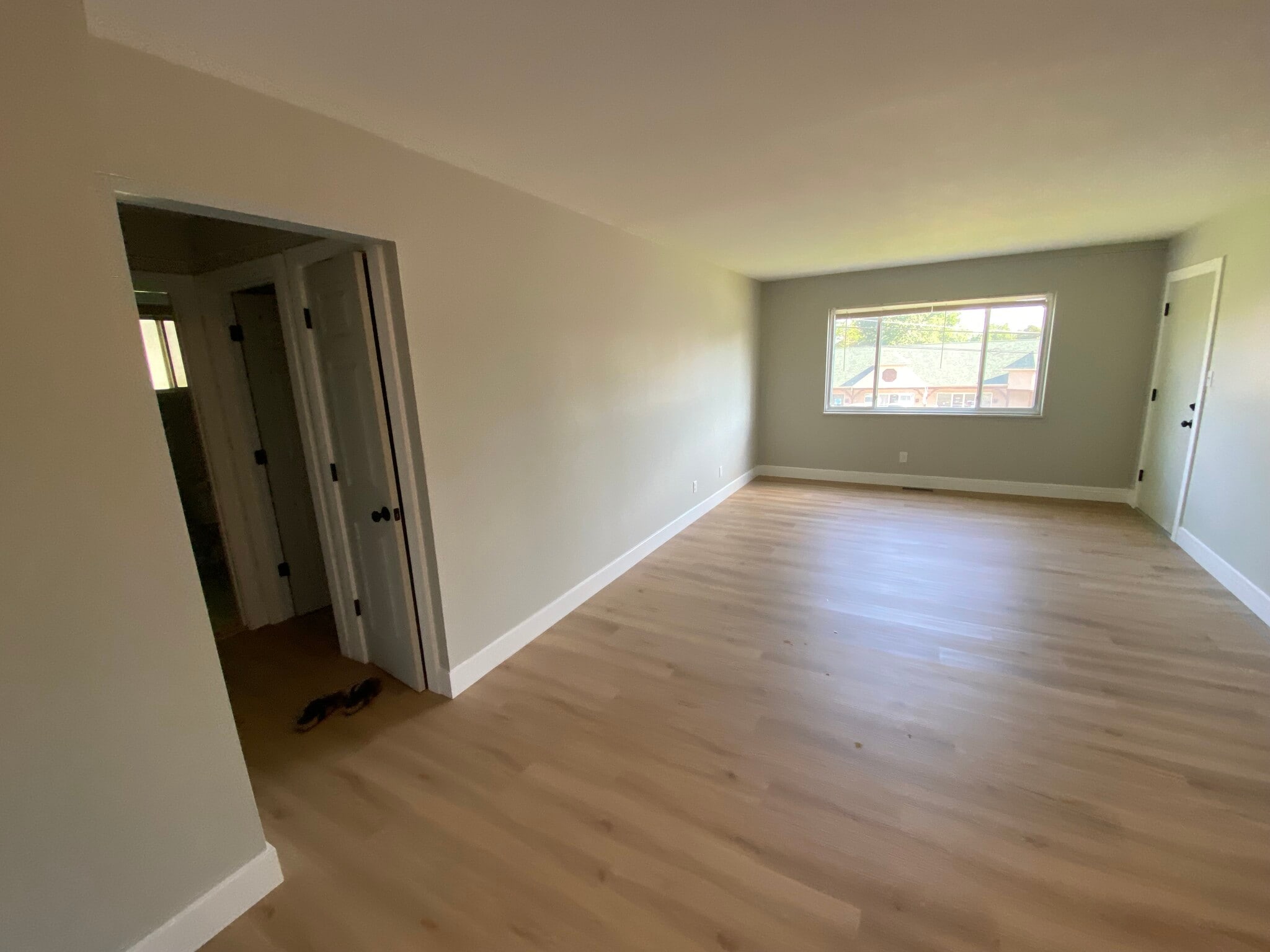 Living Area - 723 W Osage St