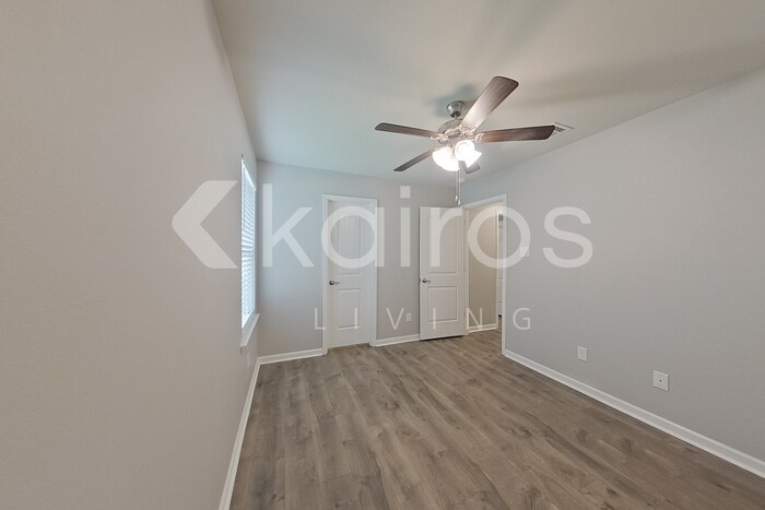 Building Photo - 403 Mango Dr