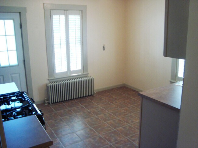 Building Photo - 4 Beech St