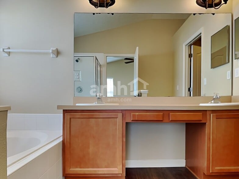 Building Photo - 3071 White Heron Trl