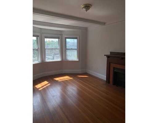 Building Photo - 206 Sumner St