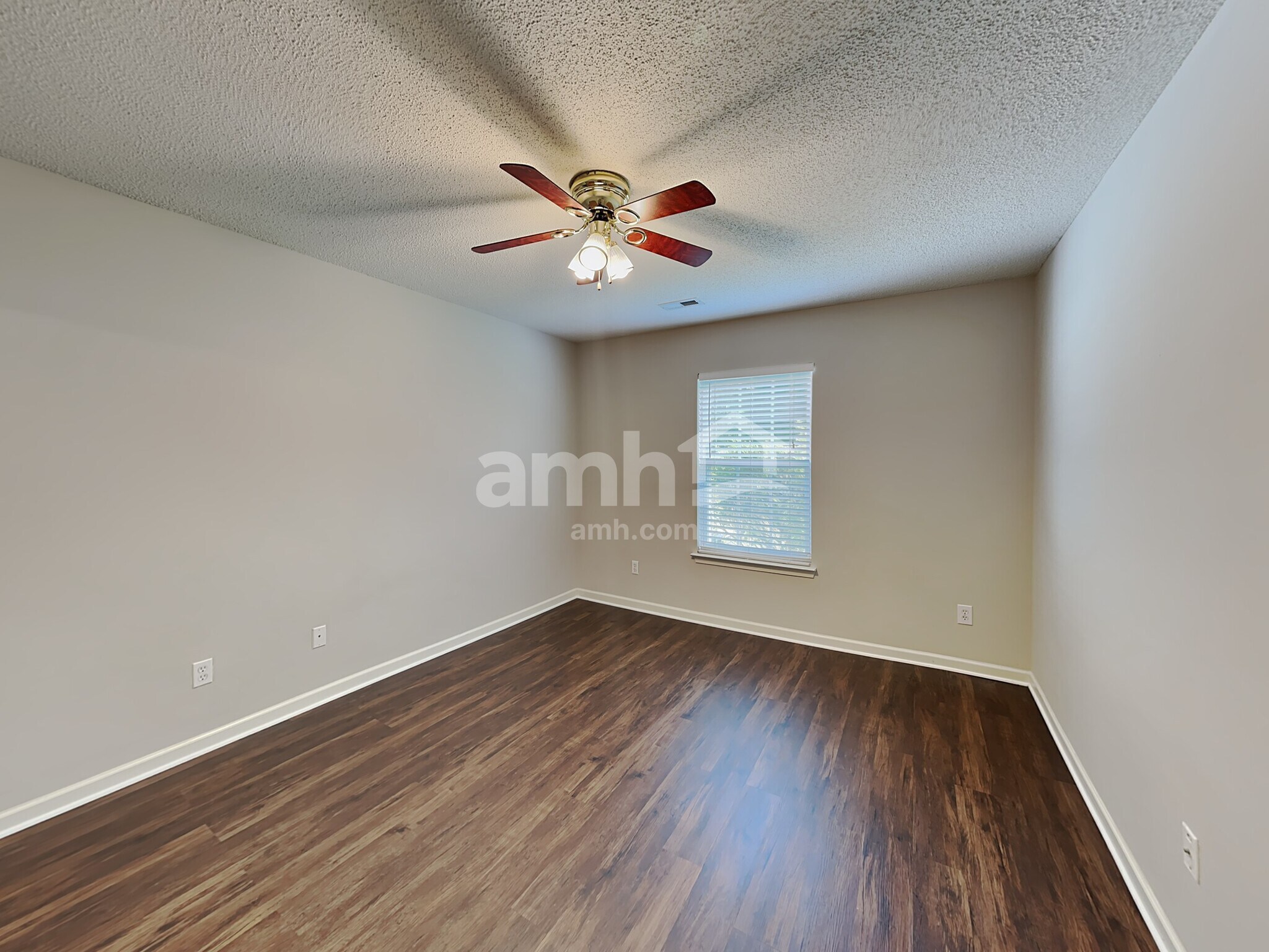 Building Photo - 4009 Edgeview Dr