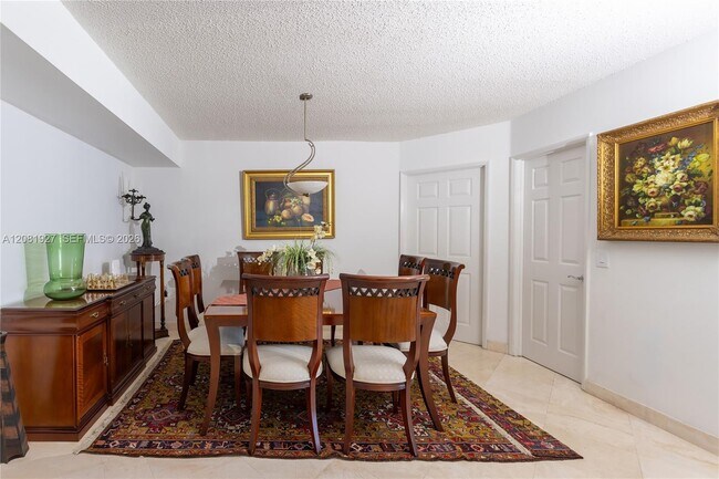 Building Photo - 16711 Collins Ave