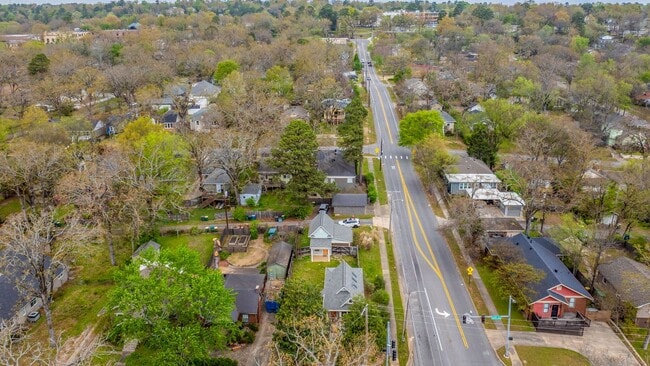 Building Photo - 5100 Lee Ave