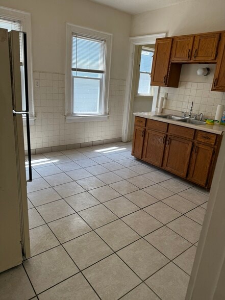 Building Photo - 2744 N Murray Ave