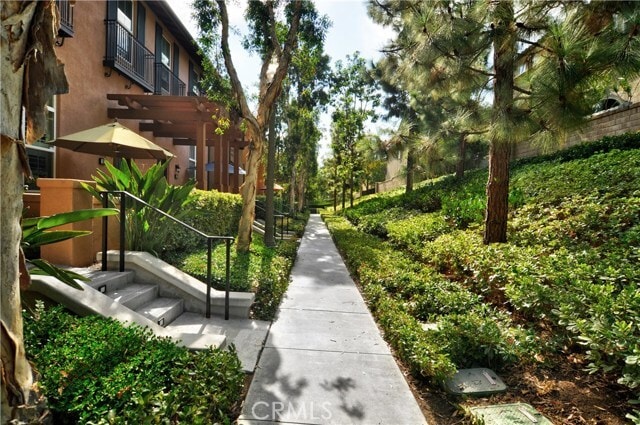 Building Photo - 165 Stepping Stone