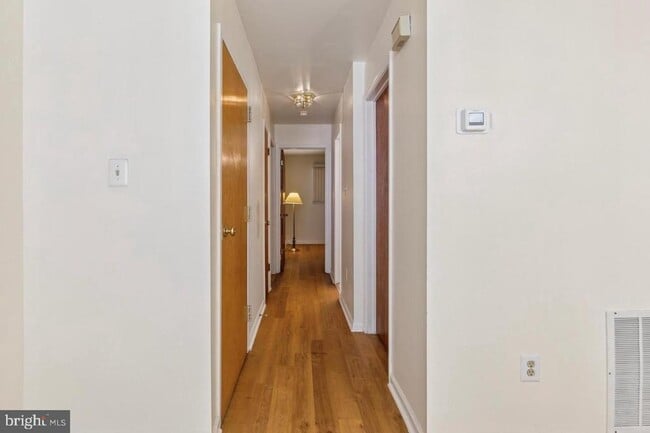 Building Photo - 223 Parker Ave