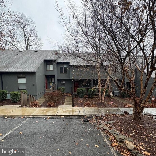 Building Photo - 46 Fishhook Ln