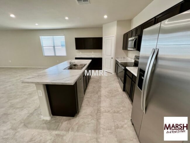 Building Photo - Very nice 4 bedroom home in Coolidge!