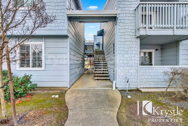 Building Photo - 175 Lighthouse Dr