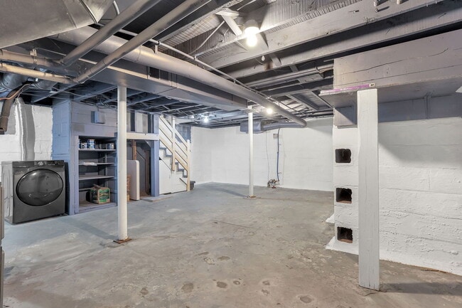 Building Photo - 2107 Cleveland Ave