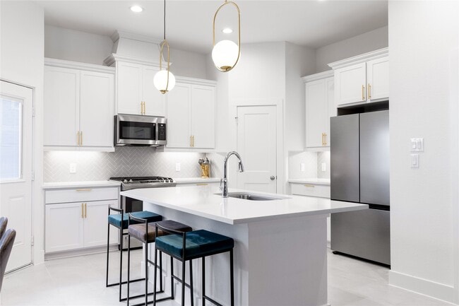 Building Photo - 21111 Rio San Jose Ct