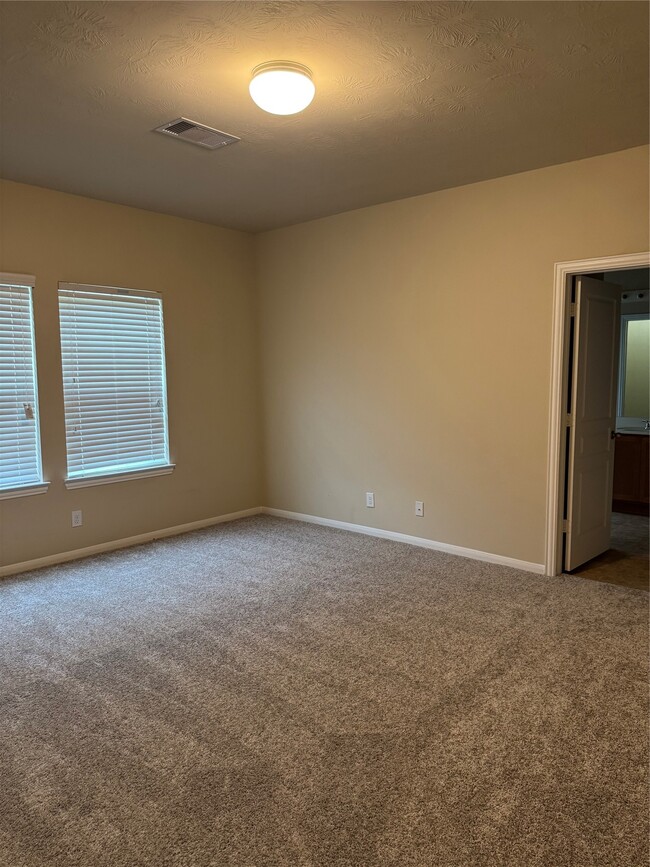 Building Photo - 8127 Almera Falls Dr