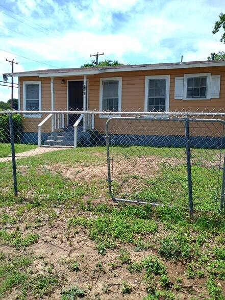 2bd house - 162 Sterling St