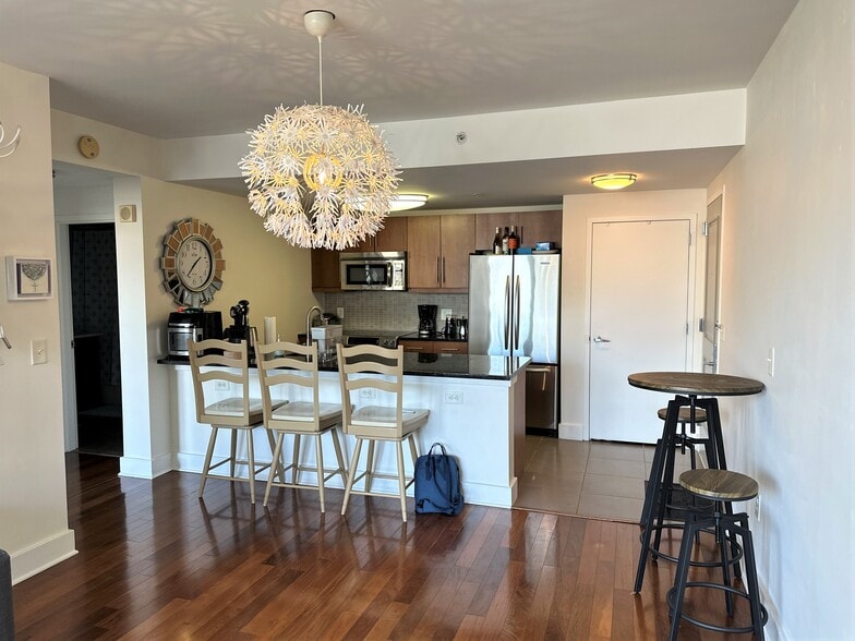 Building Photo - 88 Morgan St