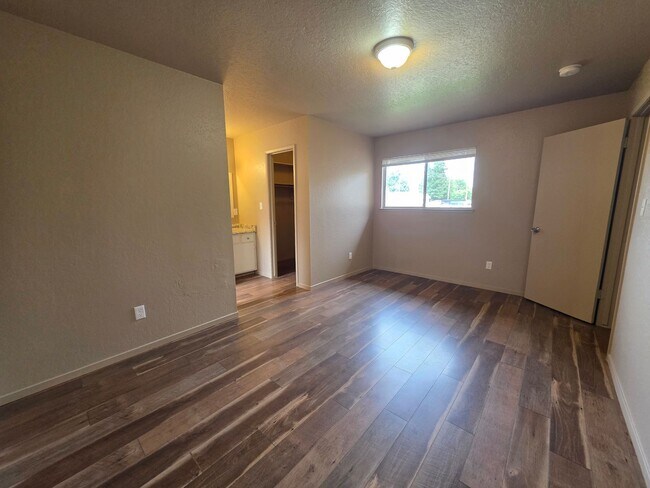 Building Photo - 240 Pedras Rd