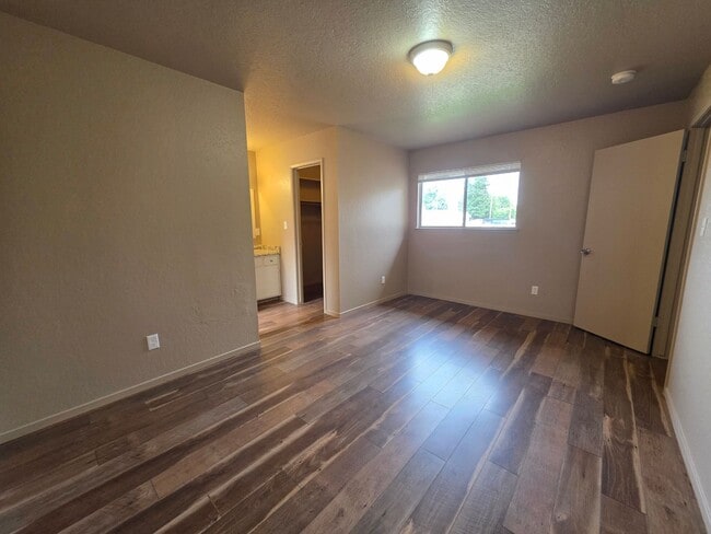 Building Photo - 3 bedroom single story in Turlock!