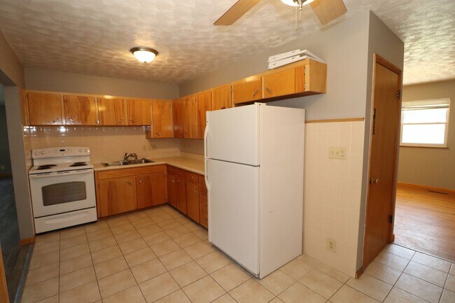Building Photo - Spacious Home for rent!