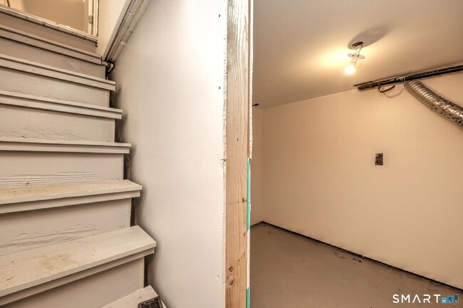 Building Photo - 330 Naugatuck Ave