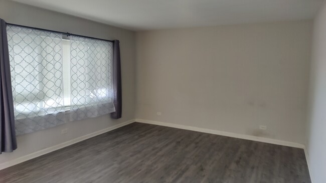 Building Photo - 29 N Hillside Ave