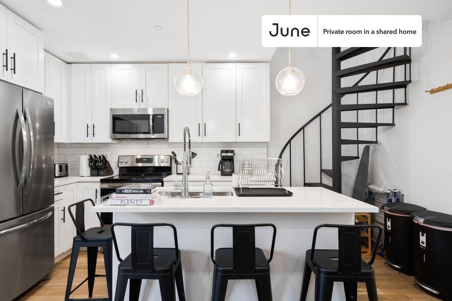 Building Photo - Stylish Private ROOM in Bed-Stuy