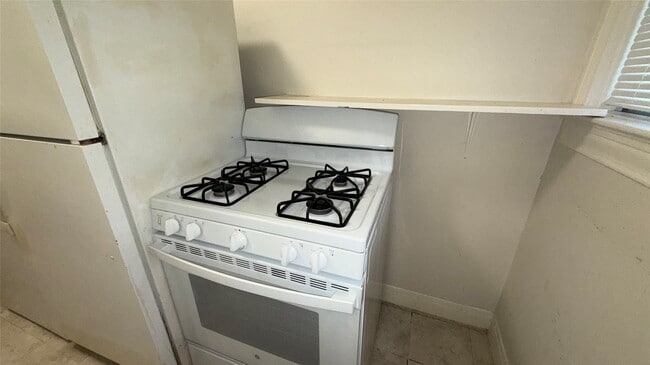 Building Photo - 1842 W Main St