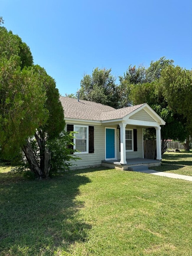Building Photo - 1602 NW 16th St