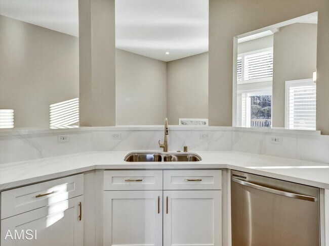 Building Photo - 4 br, 2 bath House - 1101 Rock Creek Way