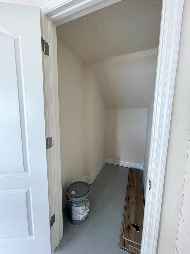 Building Photo - 10132 Eagle Creek Center Blvd