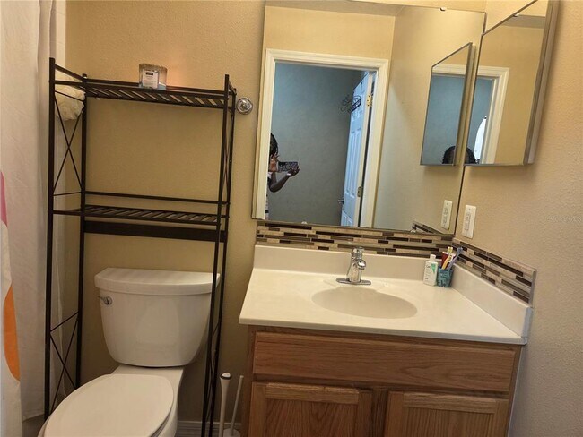Building Photo - 2215 Kingscrest Cir