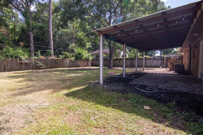 Building Photo - 7817 Walnut Dr