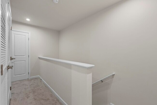 Building Photo - 338 Myrtle Mdws Dr