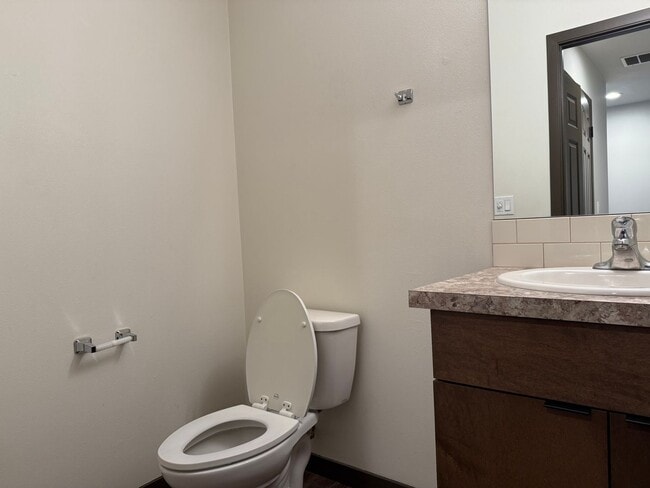 Building Photo - 209 N 76th Ave