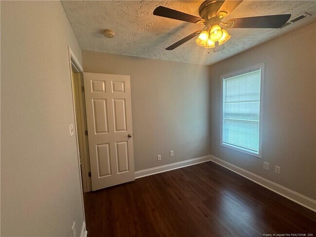 Building Photo - 450 Copper Creek Dr