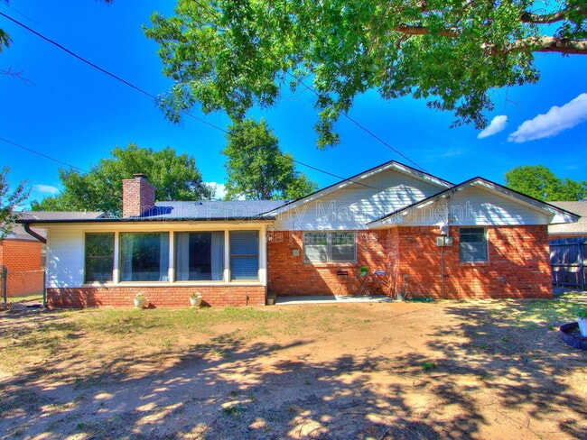 Building Photo - 4136 NW 61st Ter