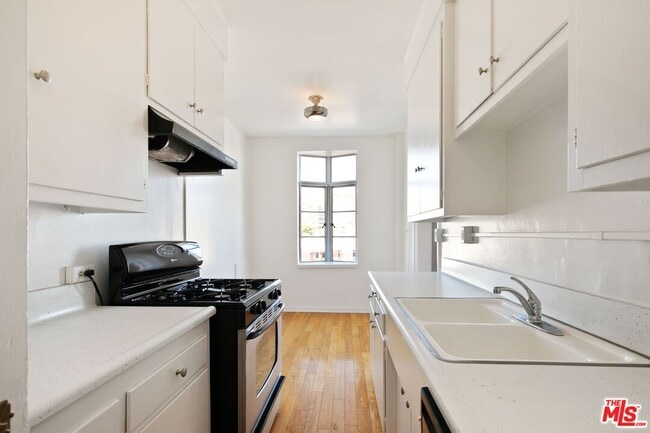 Building Photo - 1314 Hayworth Ave