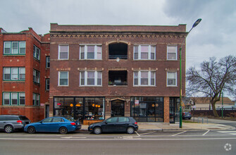 Building Photo - 3025 W Diversey Ave