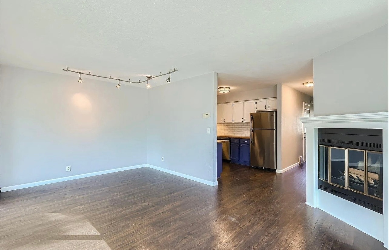 Building Photo - 2201 2nd Ave N