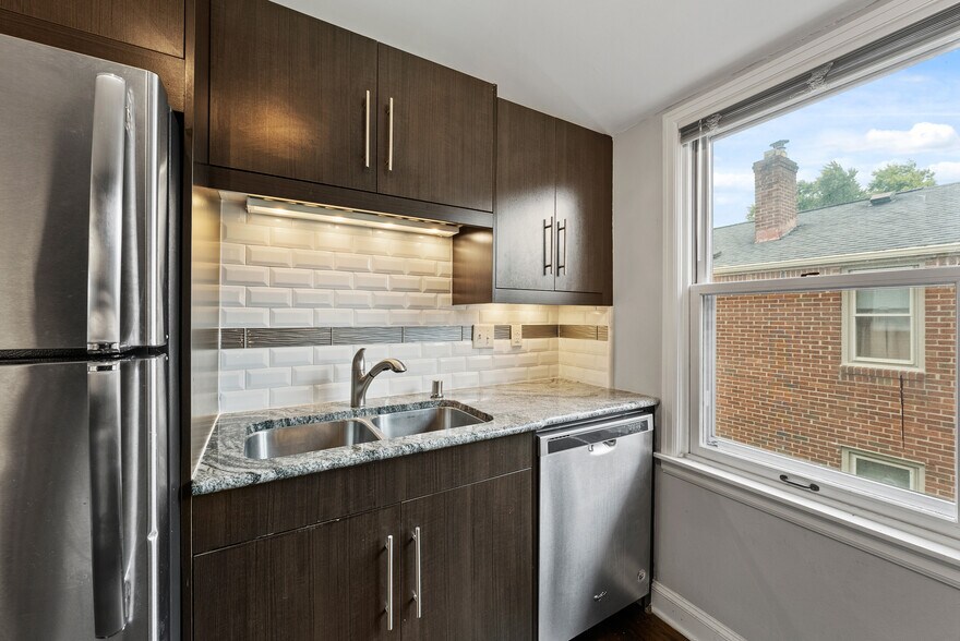Building Photo - 3808 S Brust Ave