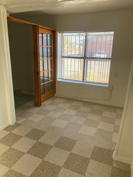 Building Photo - 1020 Cedar St