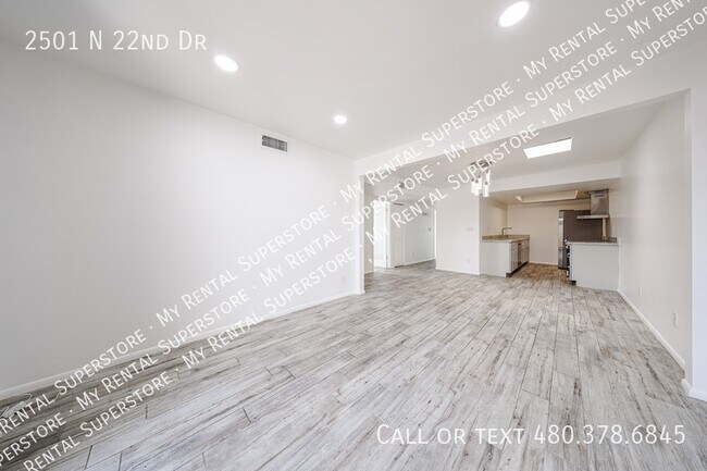Building Photo - 2501 N 22nd Dr