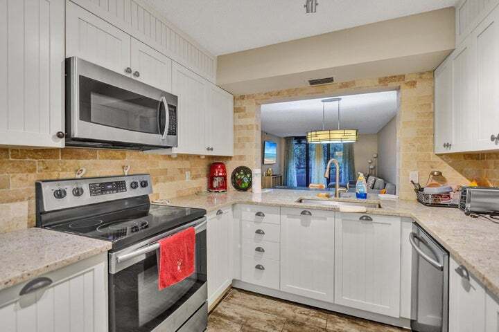 Building Photo - 2070 Homewood Blvd