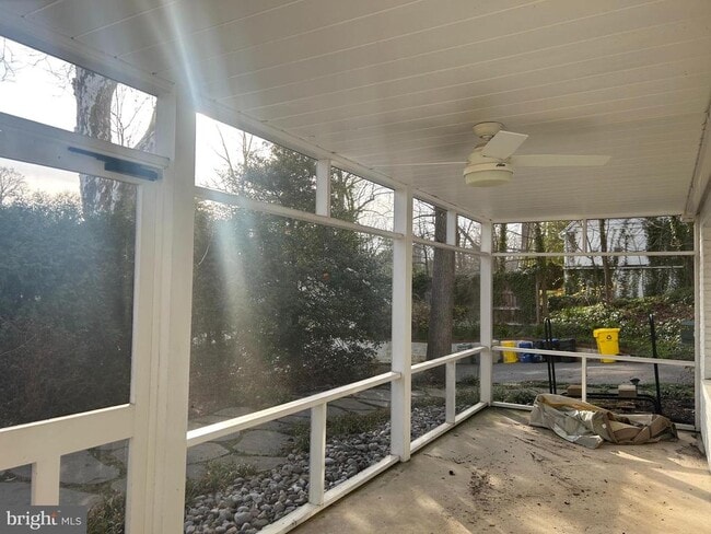 Building Photo - 2660 Greenbriar Ln