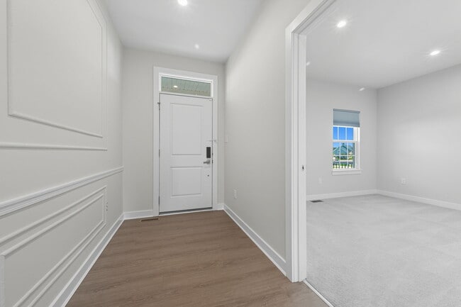 Building Photo - 185 Tywyn Dr
