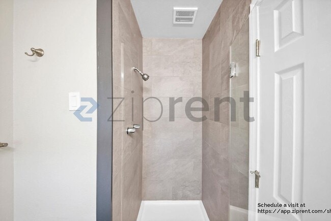 Building Photo - 2335 Logan St