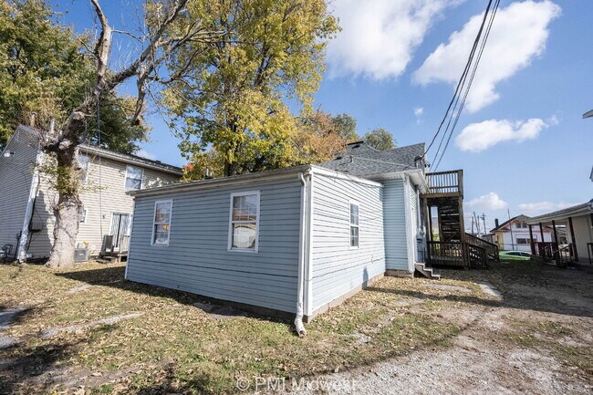 Building Photo - "Cozy 1-Bedroom Gem in Kokomo's Heart – Id...