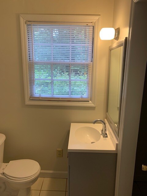 Building Photo - 410 Pineneedle Rd